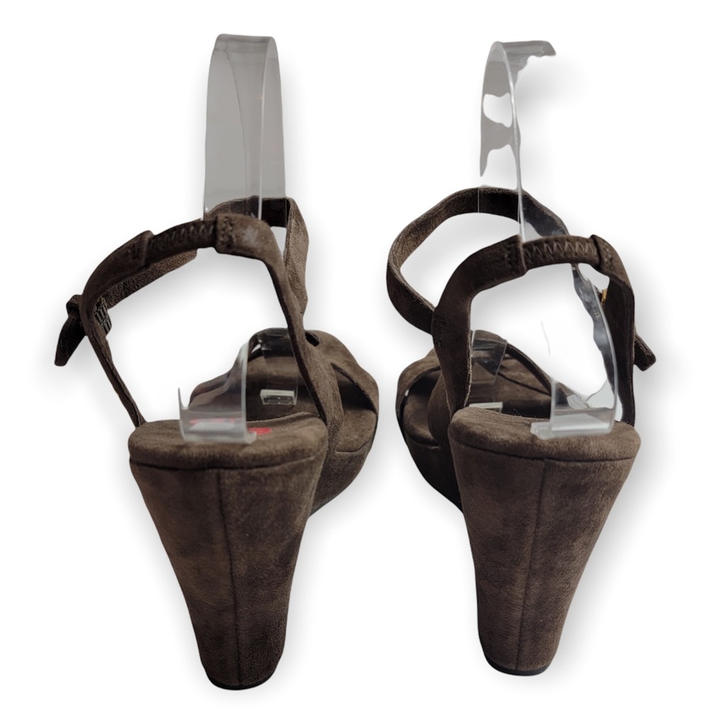 NWOT UGG Arianna Suede Wedge Sandals - Picture 8 of 9
